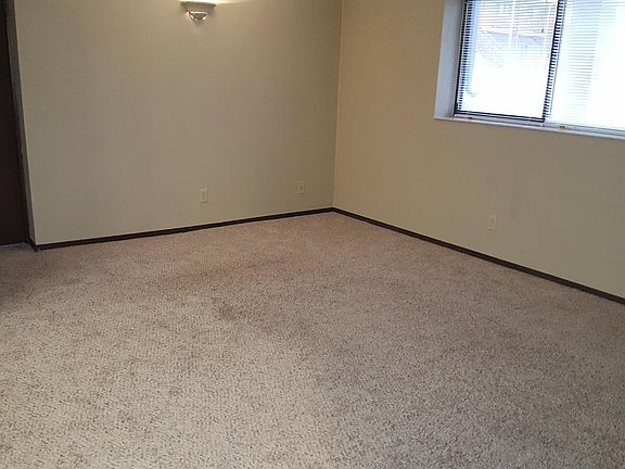4th image of 811 Hawkeye Dr APT 102
