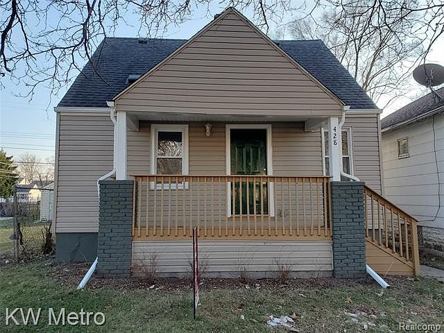 1st image of 428 E Hayes Ave