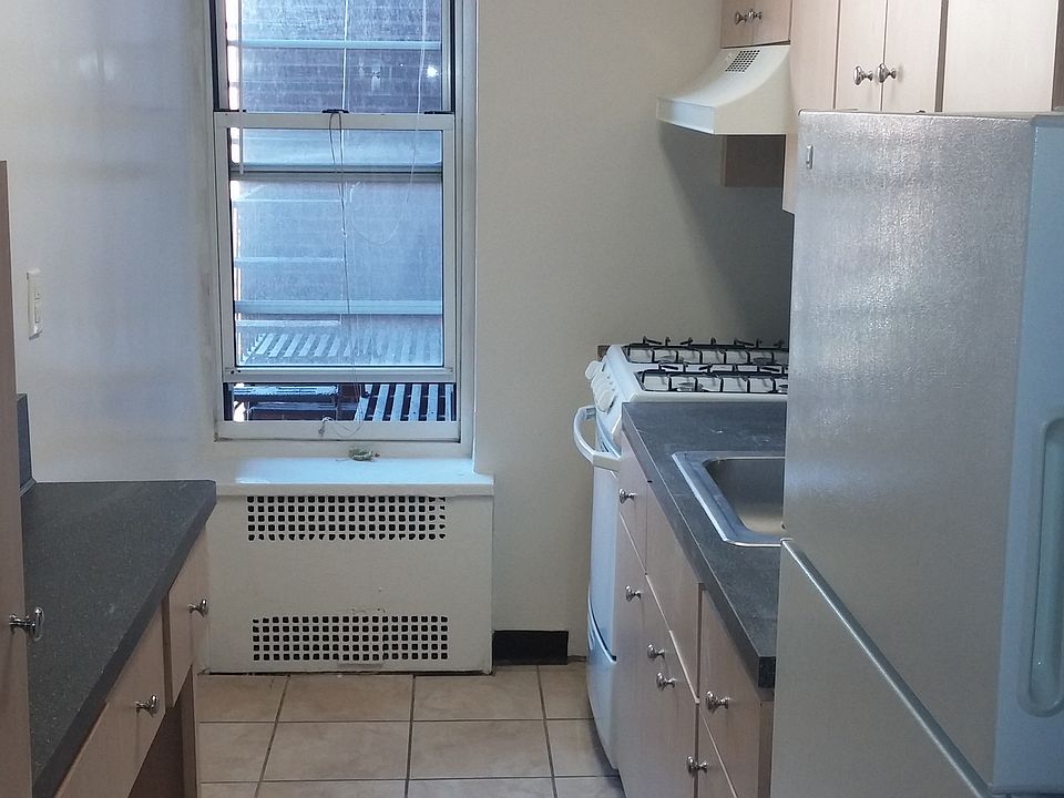 2nd image of 7011 108th St APT 4C