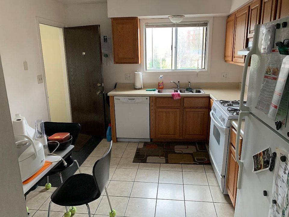 2nd image of 3619 Salem Walk APT B1