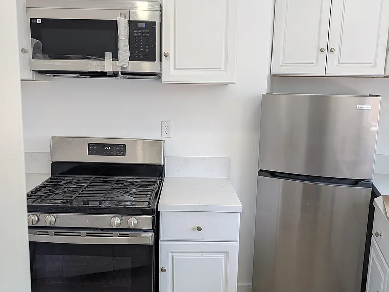 1054 1/2 S Carmona Ave #1 — Photo 10