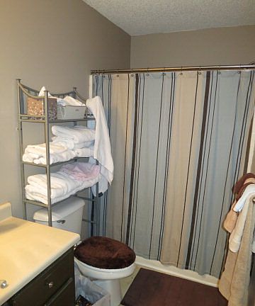 3rd image of 214 Sandalwood Cir
