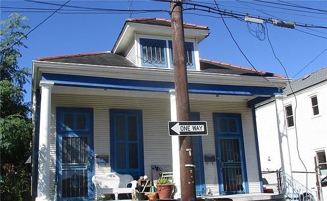 1st image of 828 Bartholomew St