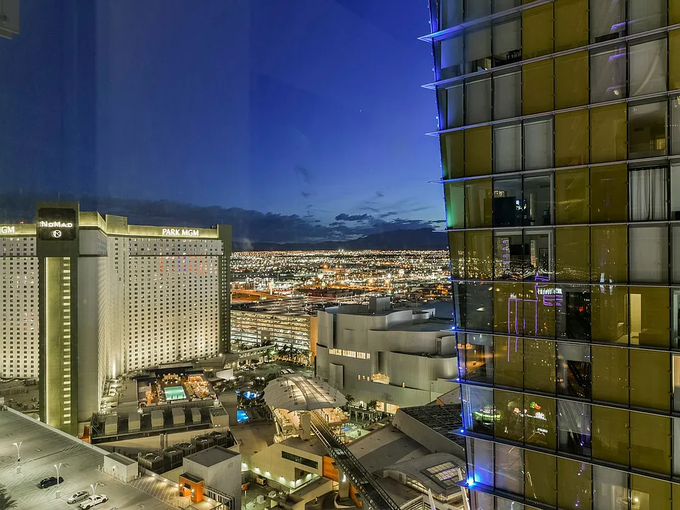 3722 Las Vegas Blvd S #2411