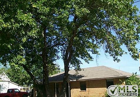 2nd image of 260 Cosey St