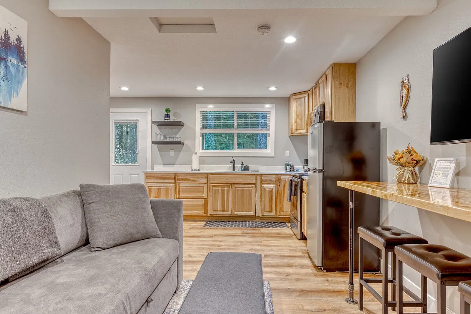 1 bed, 1.0 bath, 699 sqft, $2,456 — Photo 1