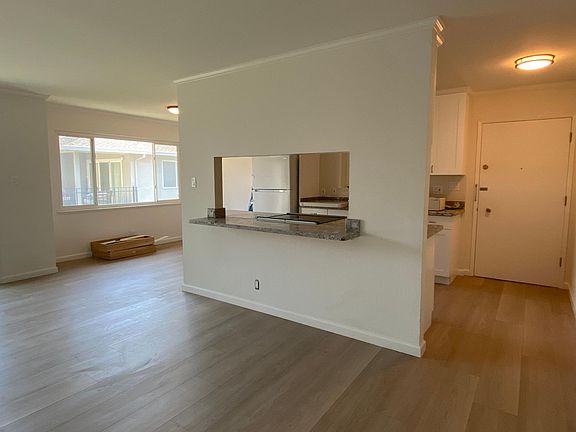3rd image of 837 Cowper St APT M