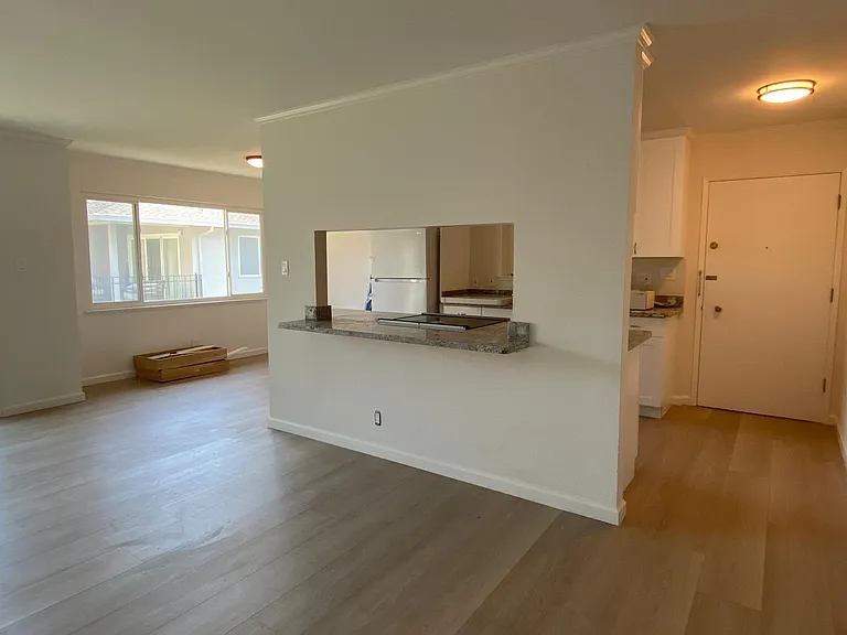 837 Cowper St #M — Photo 3