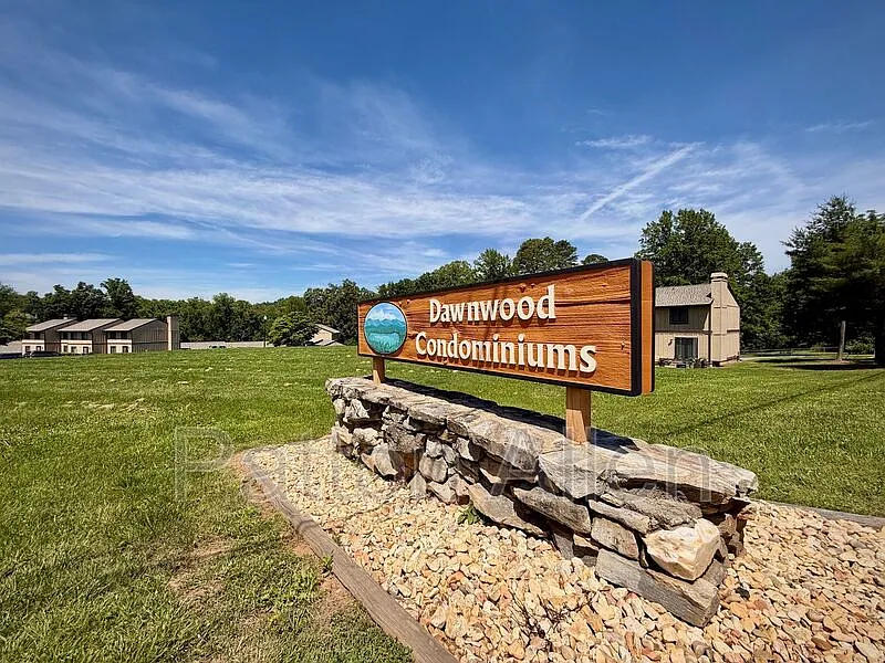 4 Dawnwood Cir