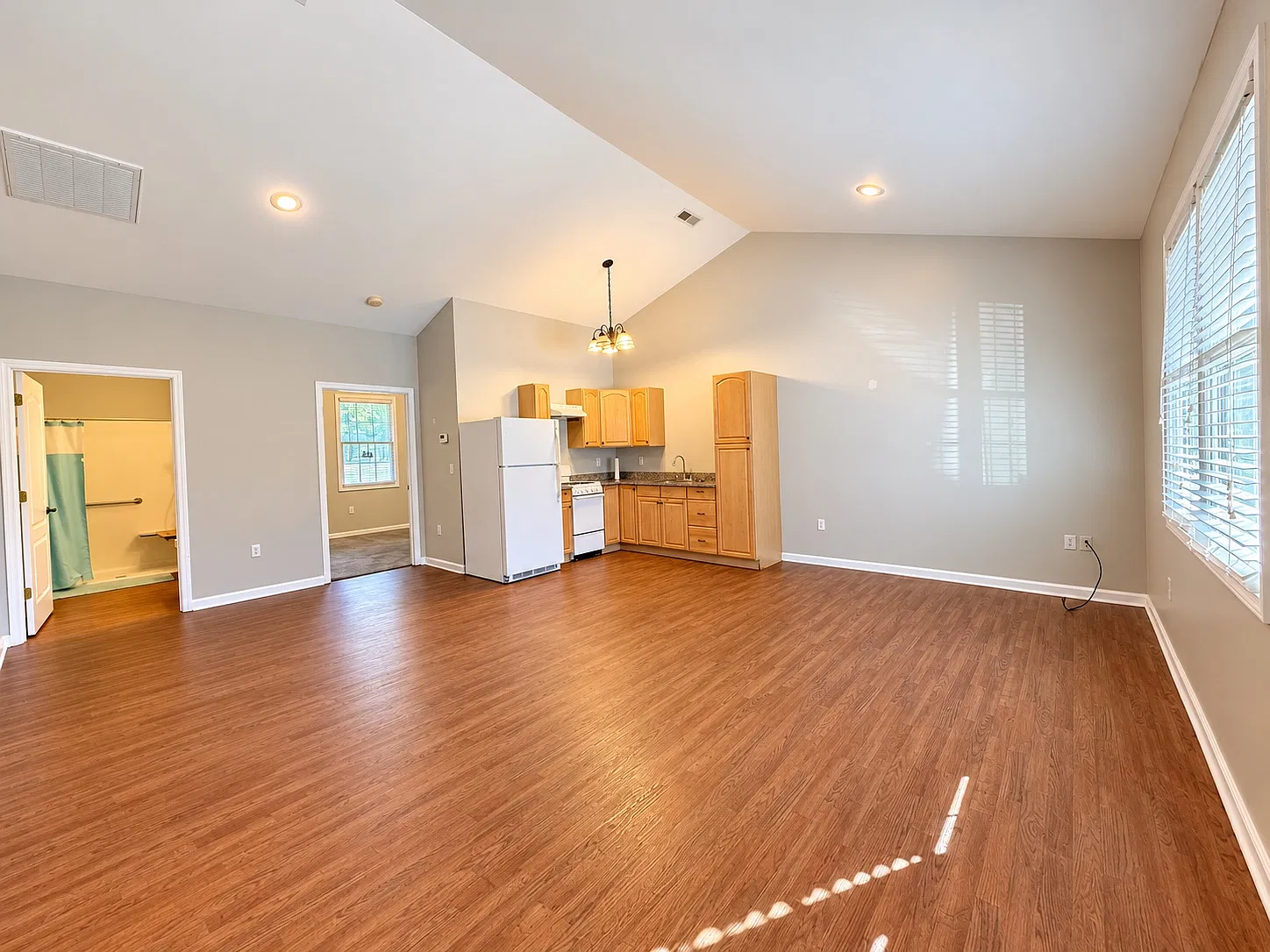 2421-2455 Homewood Ave — Photo 2