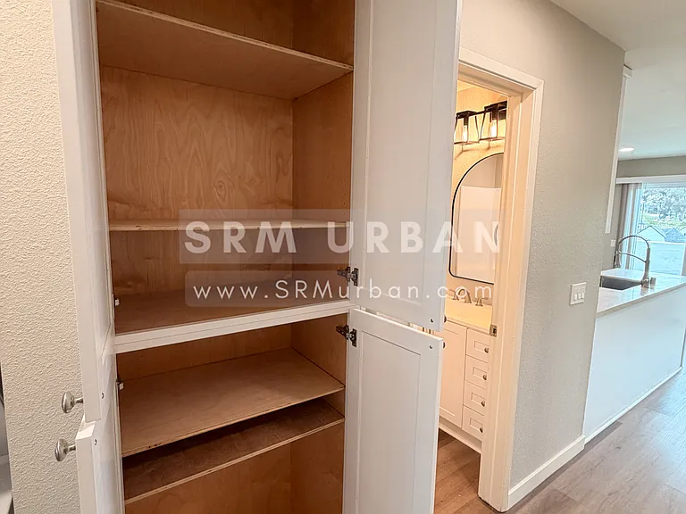 959 Vine St #14 — Photo 12