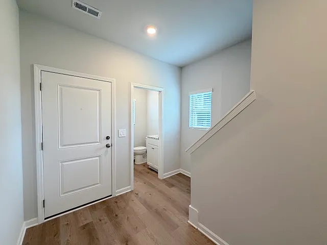 4 bed, 2065 sqft, $2,100 — Photo 4