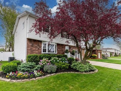 13 Grand Prix Dr, Buffalo, NY, 14227