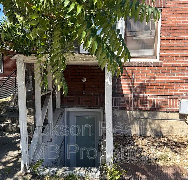 56 S Wells Ave #B — Photo 1