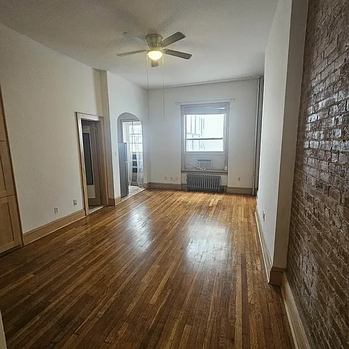 103 W 69th St #4D Photo 1 103 W 69th St #4D Photo 1