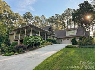 5464 Back Shore Dr, Granite Falls, NC 28630