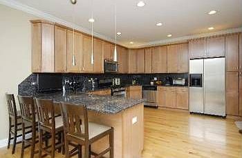 4th image of 7619 Kolmar Ave