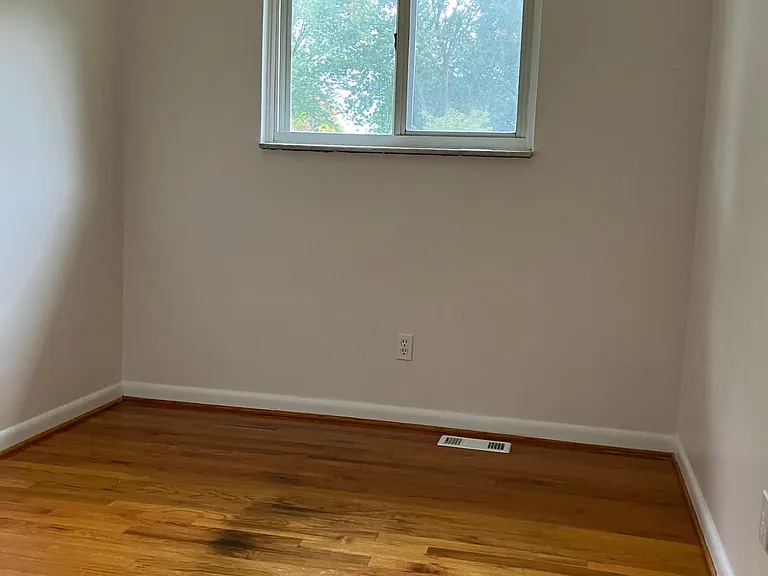 8440 Doncaster Dr — Photo 17