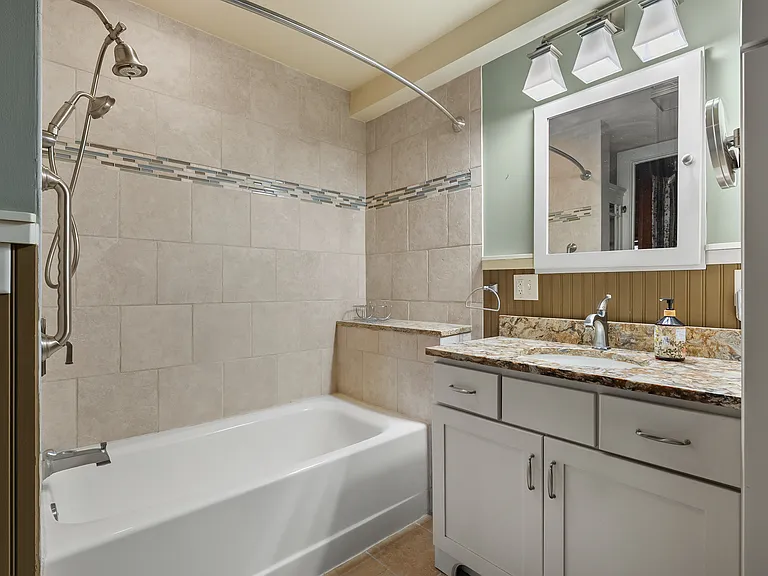 131 W Kalamazoo Ave #A — Photo 22