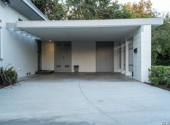 3rd image of 561 Baughman Ave