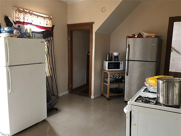 3rd image of 1385 E 88th St