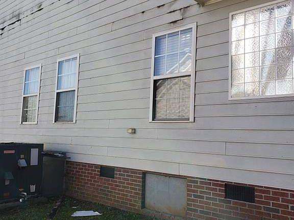 5th image of 1416 Burford Ct