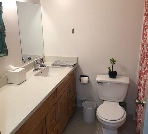 Hall Bath- completely remodeld