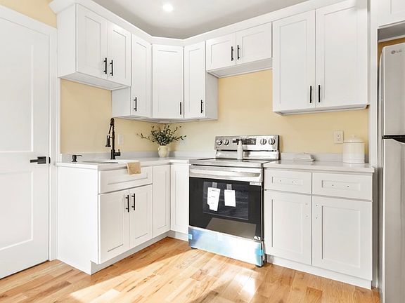2nd image of 61 Stillwater Rd #2