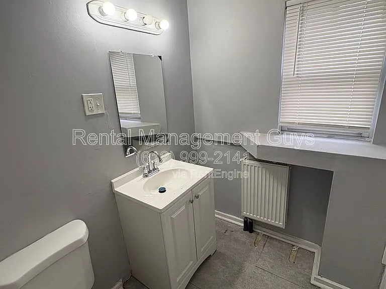 1015 Humboldt Ave N #2 — Photo 11