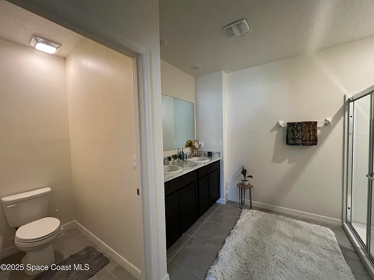 976 Trinity St — Photo 42
