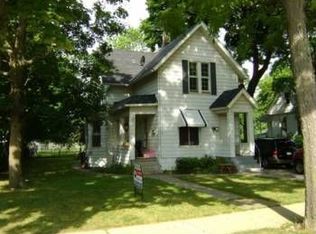 632 Grace St, Elgin, IL 60120