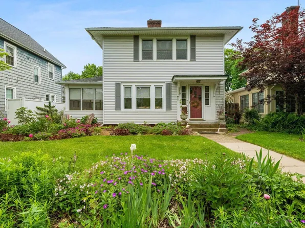 210 Wakewa Ave, South Bend, IN 46617