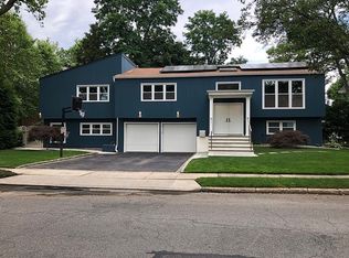 3 Driftwood Dr, Port Washington, NY 11050