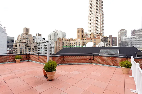 Sold by Douglas Elliman | media 6