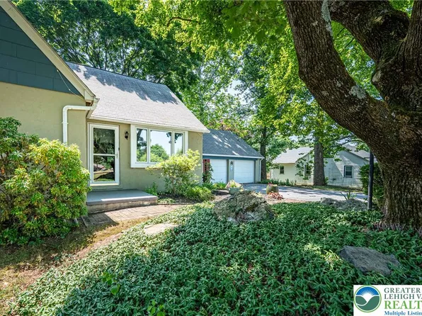 3070 Middle Creek Rd, Gilbertsville, PA 19525