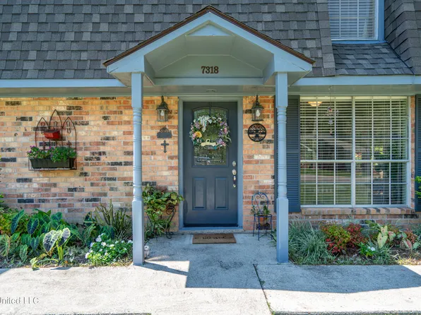 7318 Ahi Dr, Diamondhead, MS 39525