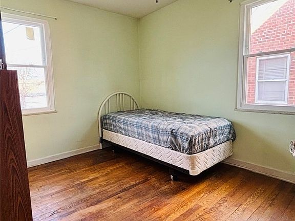 3rd image of 3334 Brookdale Ave