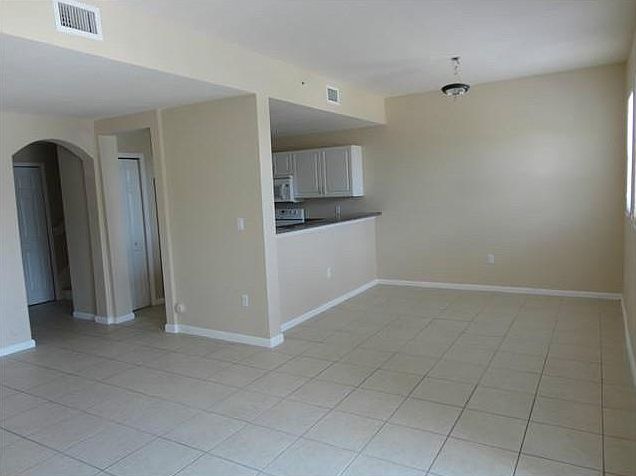 1st image of 11102 NW 83rd St APT 211