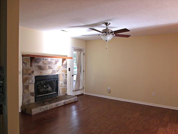 5th image of 2431 Olde Salem Dr