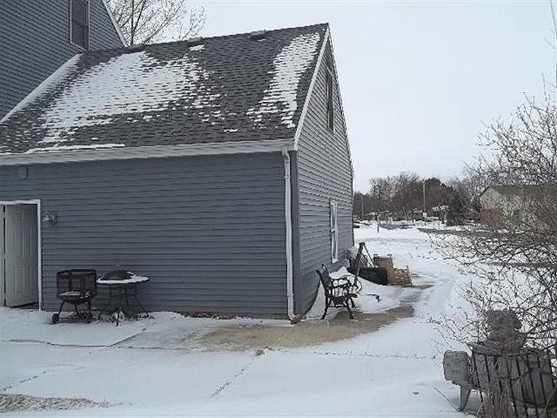 2nd image of 100 Sunrise Ln