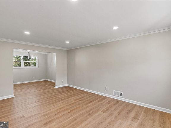 5th image of 2116 Twin Falls Rd