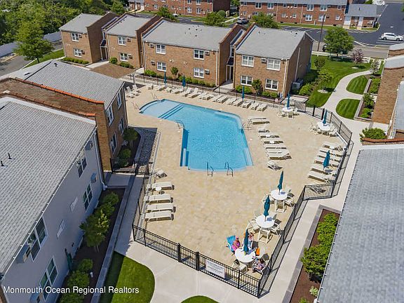 4th image of 320 Maryland Ave APT 12K