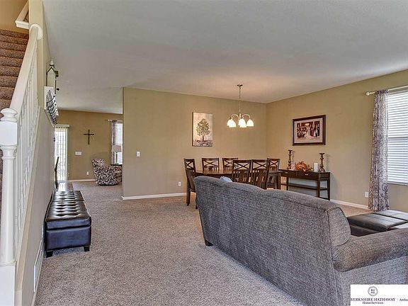 5th image of 8432 S 64th Ave