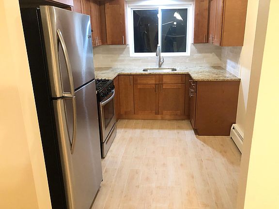 3rd image of 2915 Morgan Ave #3