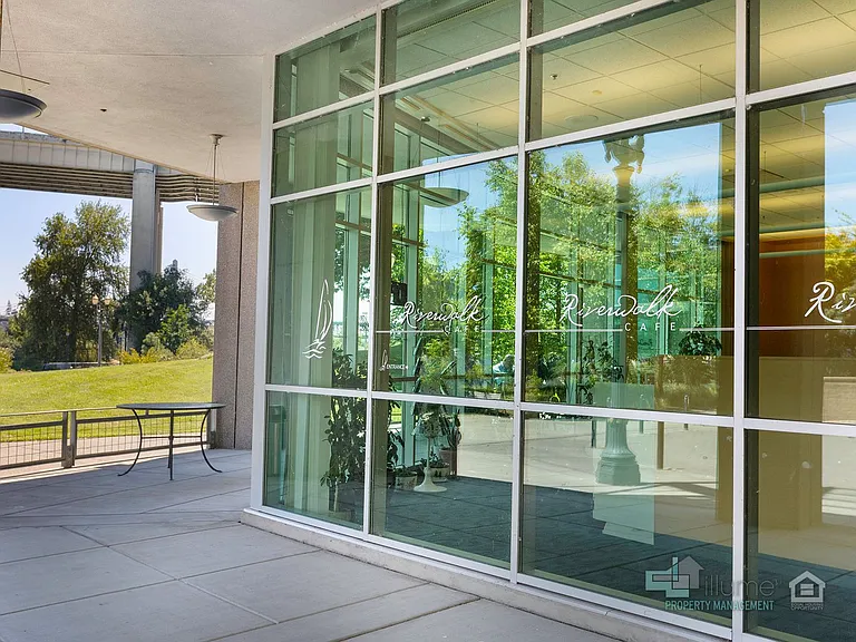 1920 SW River Dr #202 — Photo 9