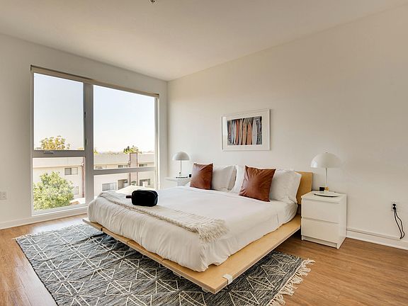 5th image of 304 Myrtle St Unit 303