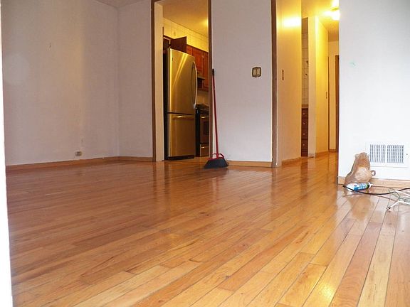 5th image of 2066 Cicero Ave #2
