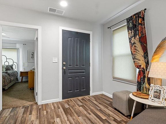 5th image of 722 N Avenue B