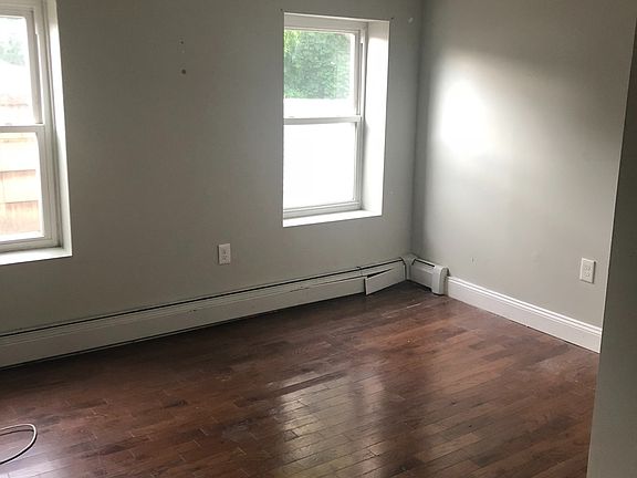 4th image of 498 Washington Ave APT 3