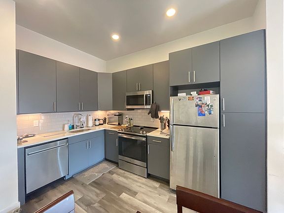 4th image of 2559 Amber St APT 305